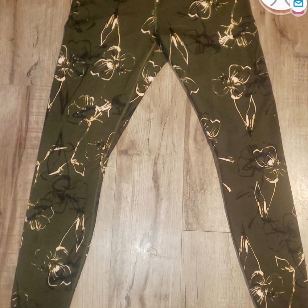 Fabletics leggings - Picture 3 of 5